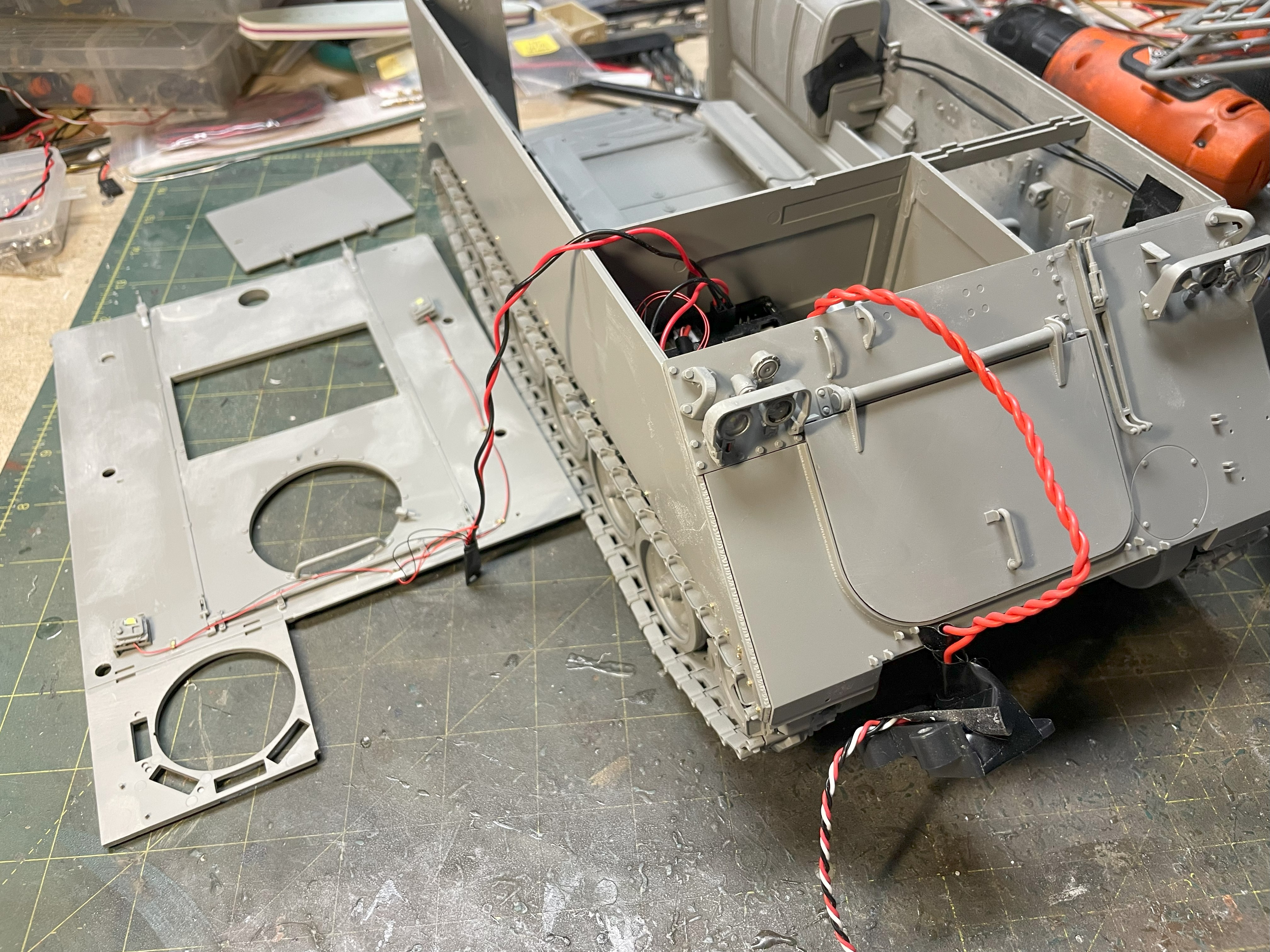 1/16 RC M-113A1 ACAV - Converting the Takom/Andy's HHQ  kit to RC