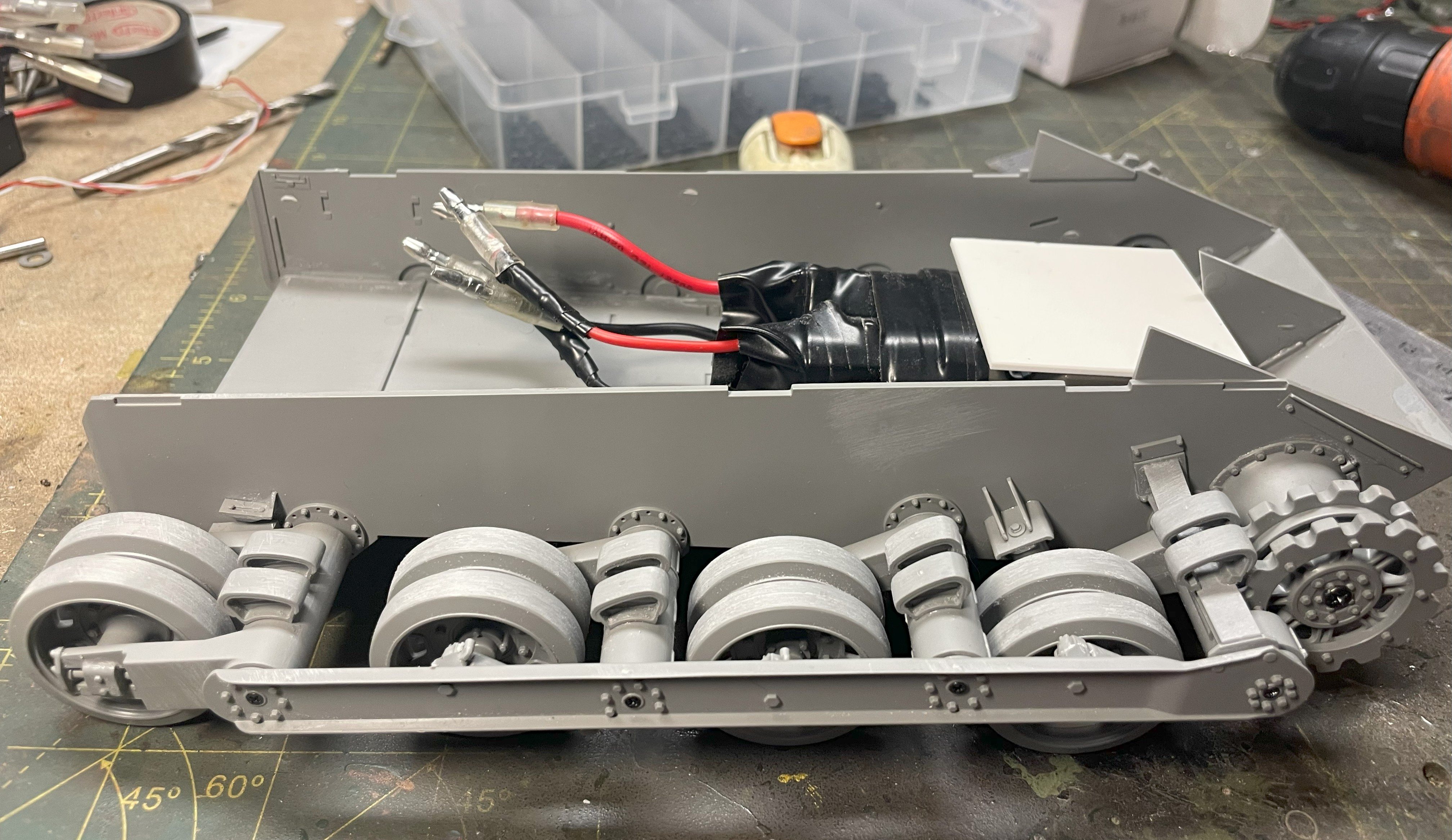 1/16 RC M-50A1 Ontos - Converting the Takom kit to RC - Build