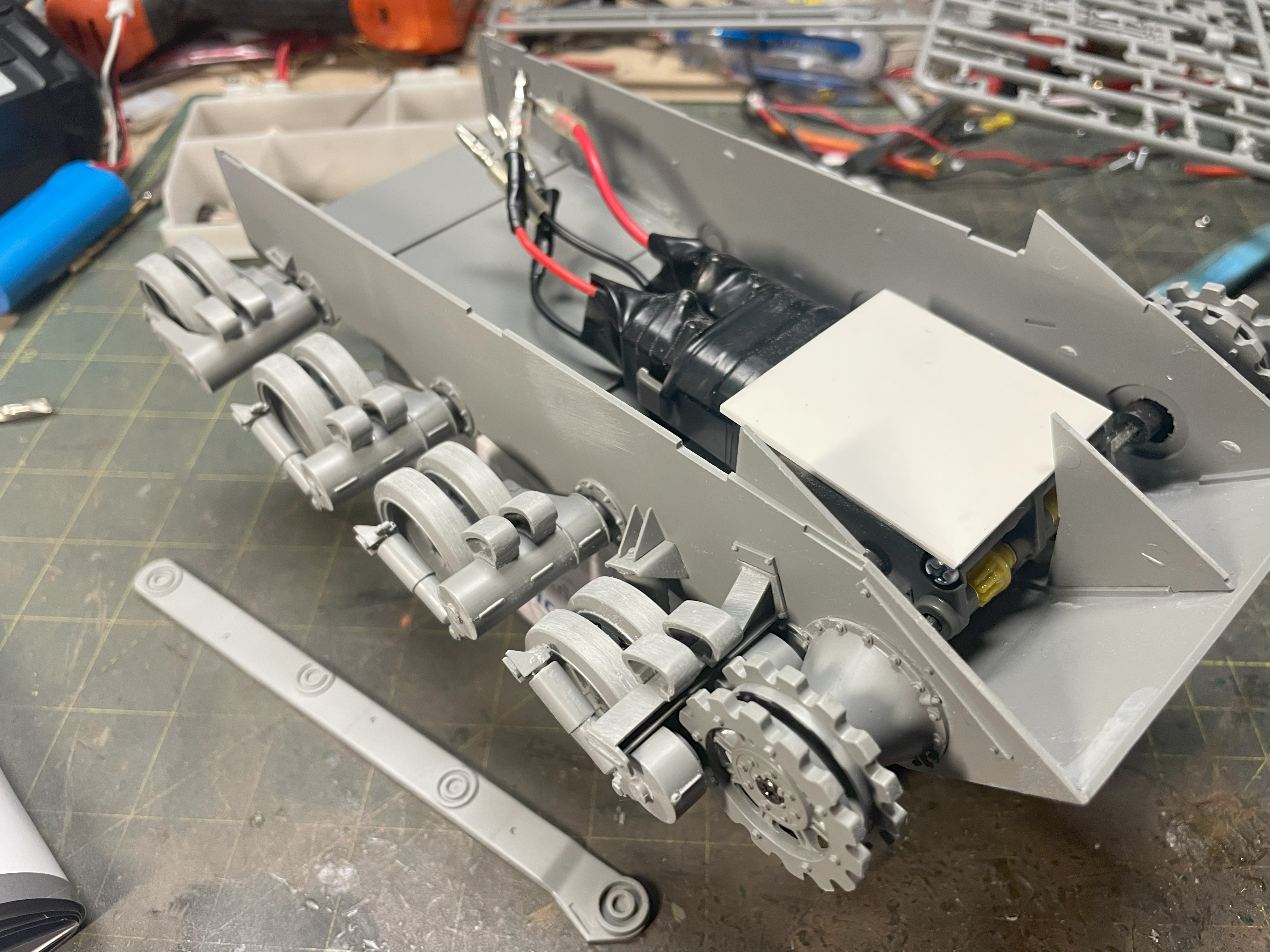 1/16 RC M-50A1 Ontos - Converting the Takom kit to RC - Build