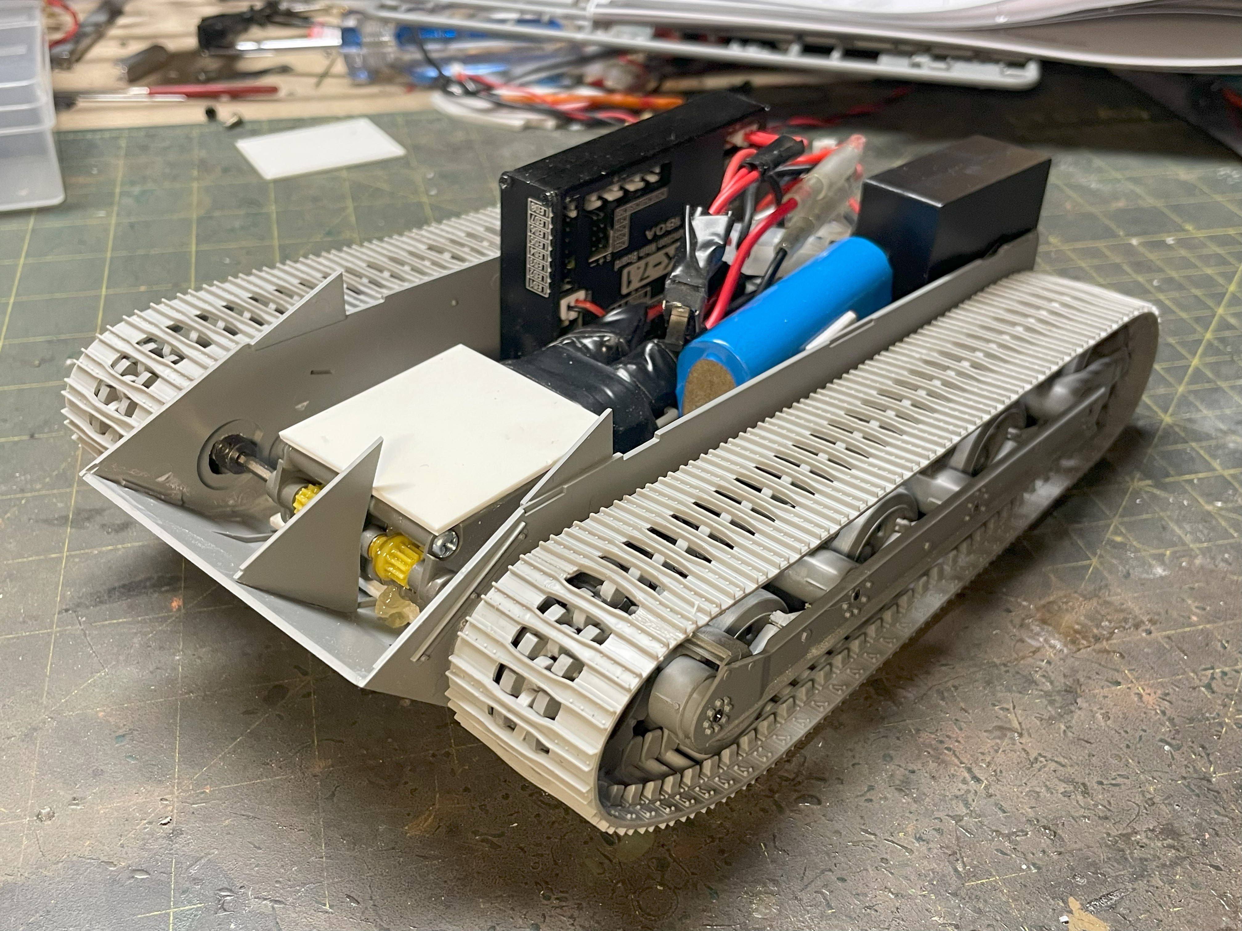 1/16 RC M-50A1 Ontos - Converting the Takom kit to RC - Build
