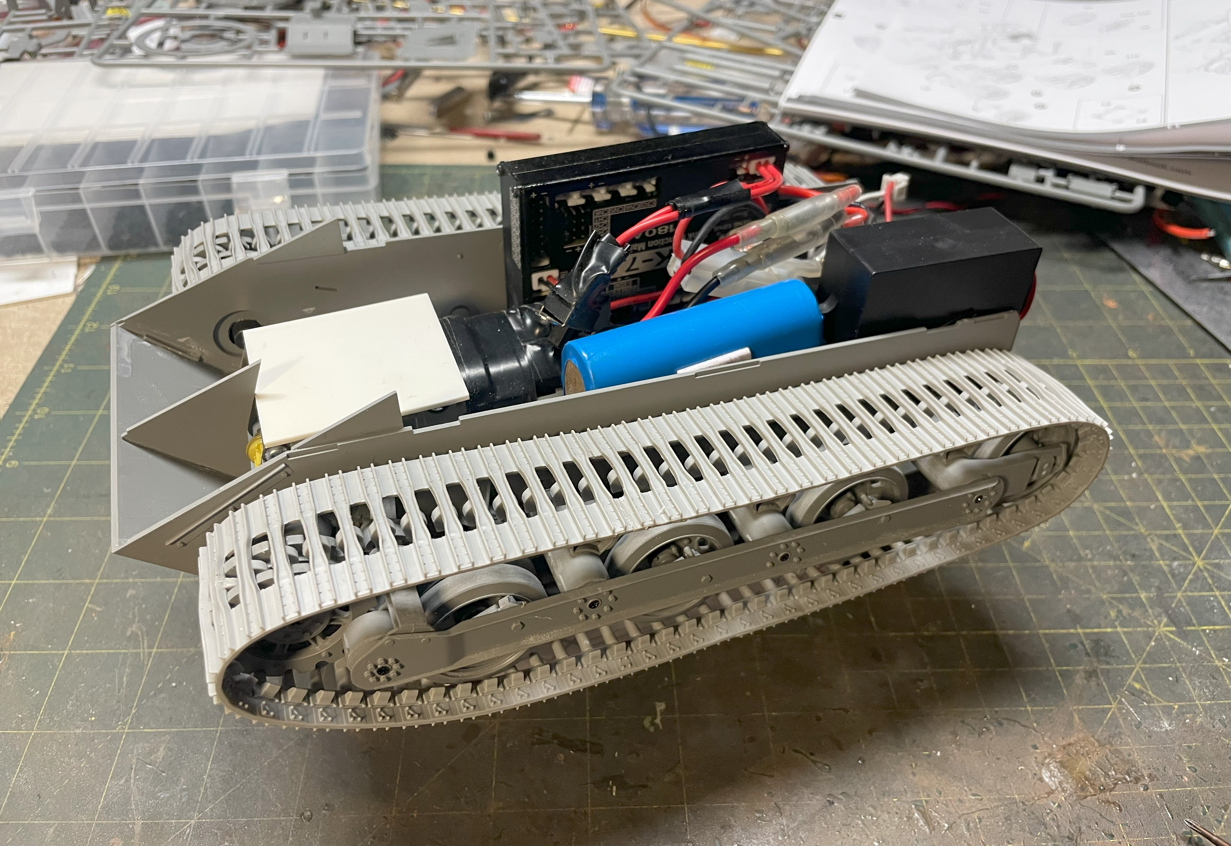 1/16 RC M-50A1 Ontos - Converting the Takom kit to RC - Build