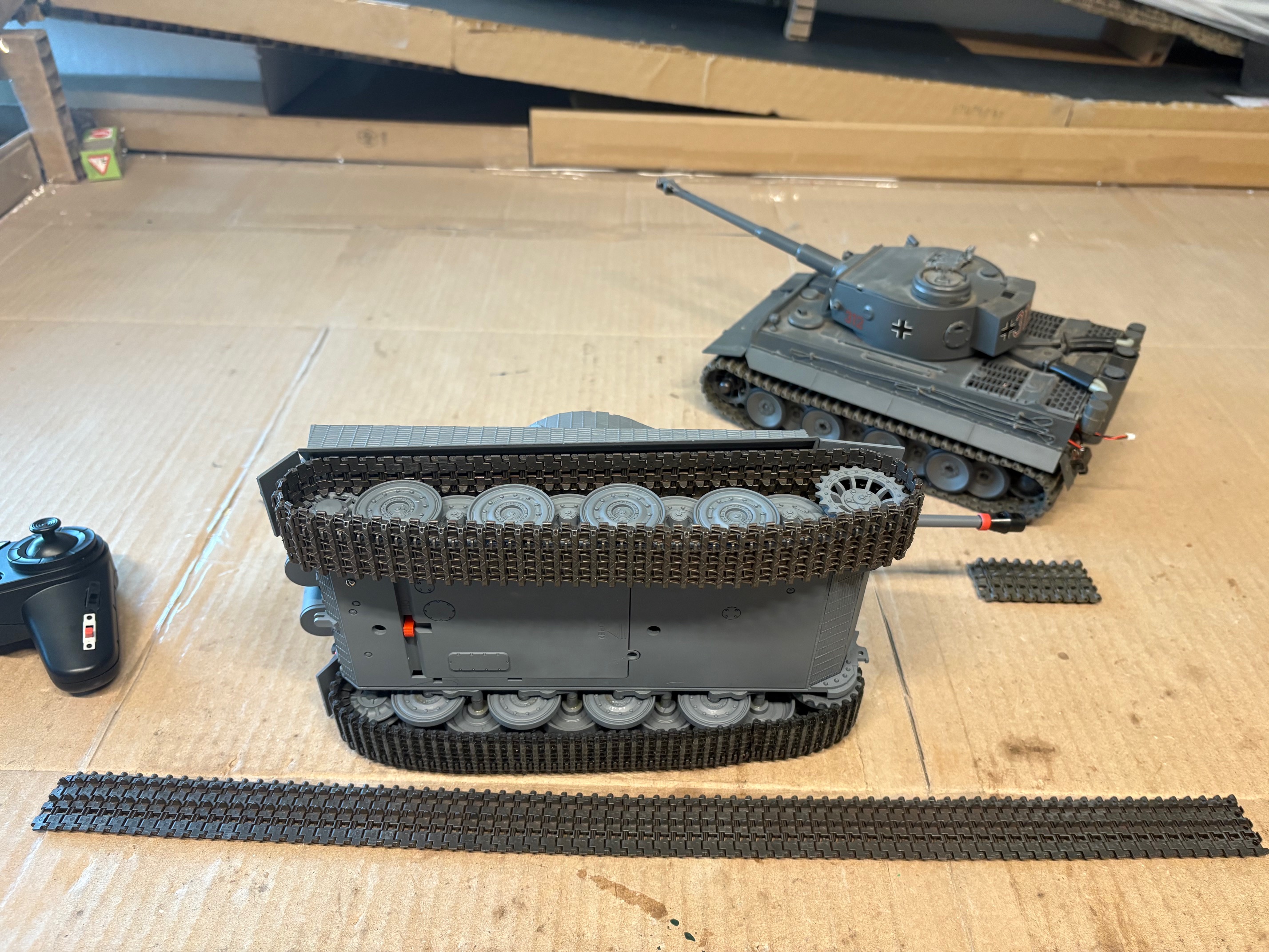Fits right out of the box with 3mm idler wheel mod. This is the Taigen tank the the 3mm idler wheel mod was developed. Notice the idler wheel hub cover glued on with UHU Por glue.