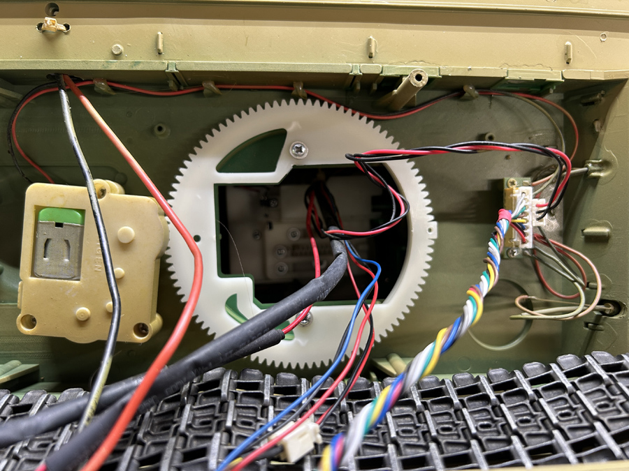 KV-2 Guts 03.jpg