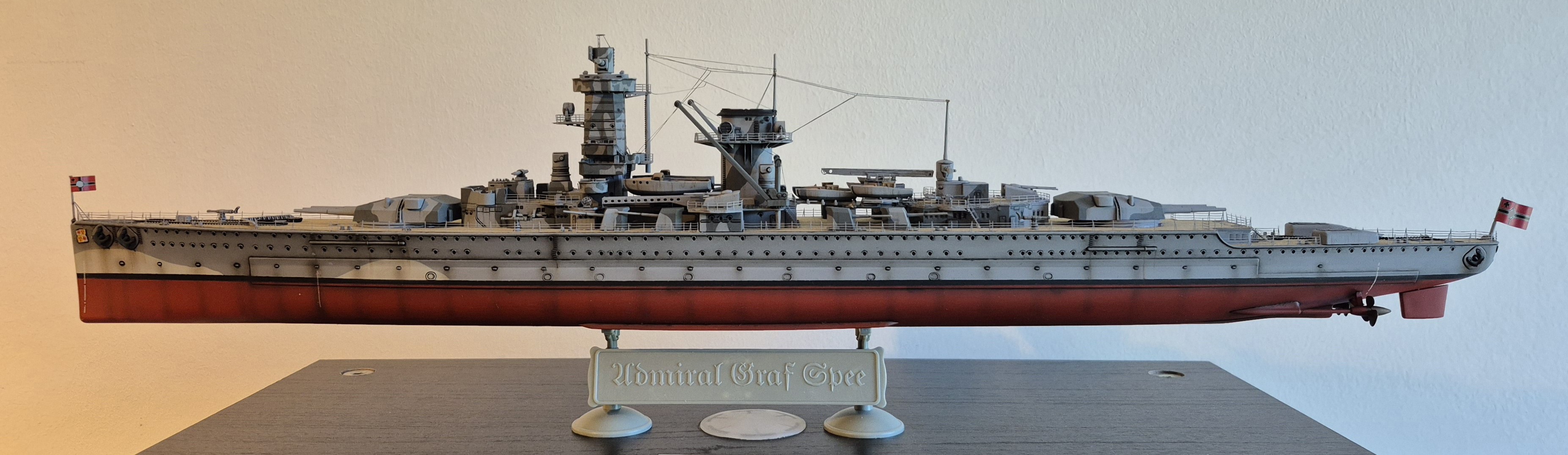 Academy Graf Spee in 1:350