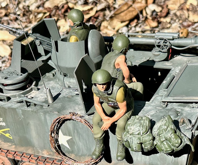 M113 Crew 04.jpg