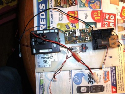 componet tray 013.JPG (121.03 KiB) Viewed 3968 times The finished unit mounted to component tray.This tray is from the ASIATAM TIGER lower hull,but the unit can be bolted into a stock hull as well.wired and ready.When power is on fans are working.Note:test fan wiring to make sure fan is running to pull air,fan will run either way.