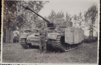 Panzer%20IV%20mit%20%20ostkette.jpg