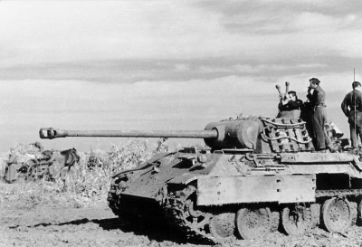 Bundesarchiv_Bild_101I-244-2321-34,_Ostfront-Süd,_Panzer_V_(Panther).jpg
