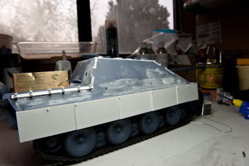 here an image with tank on hull with skirts on