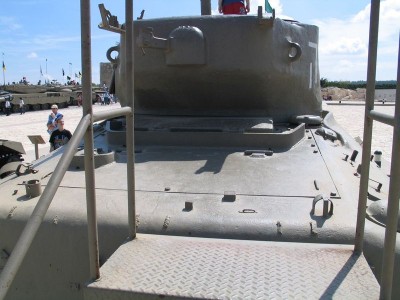 800px-M4A1-Sherman-latrun-2.jpg