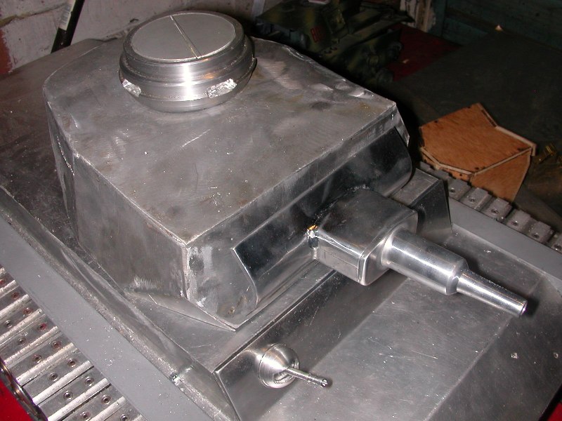 guns on tank.JPG
