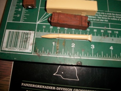 88 mm Ammo crates and shells 005.JPG