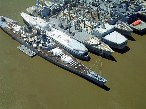 USS-IOWA.jpg