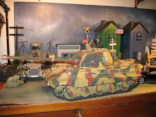 KING TIGER 332 1A.jpg