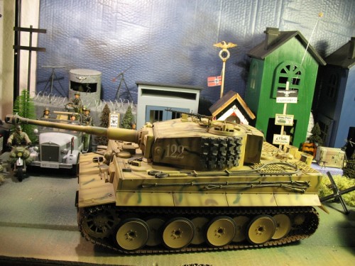 TIGER I NO 122 1A.jpg