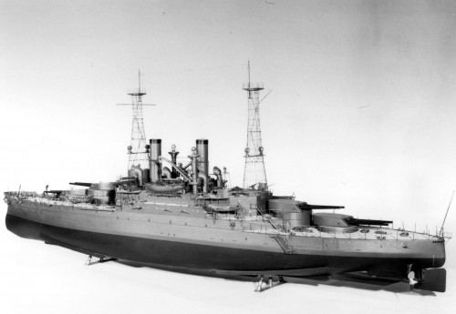 Design Firms Model of USS South Carloina first American Dreadnought 305mm x 45 caliber Guns.jpg (345.58 KiB) Viewed 3389 times South Carolina first Dreadnought with center line main guns 8x12"