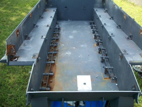 This view shows the rust from the angle brackets,steel bolted to aluminium