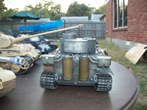 Note tthe tactical markers on the air cleaner, Generic heavy tanks tracked vehicle marker and the white helmet of G/D