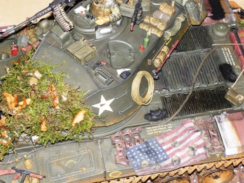 The sign, Flag and few dettails of the leftpart of the tank