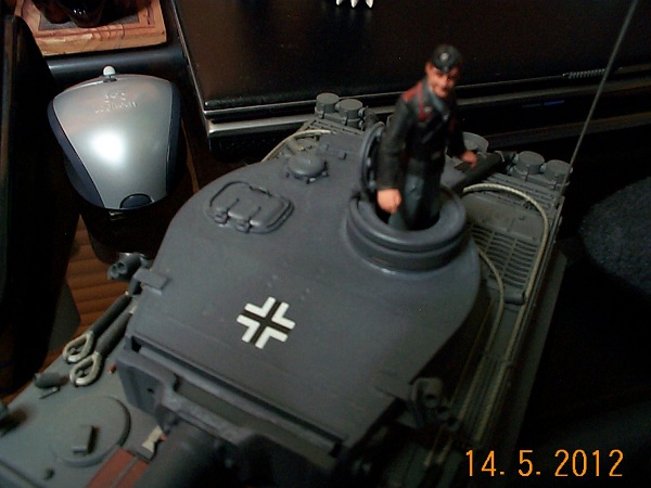 Tamya 1 35 RC Tiger 1 Early A.jpg