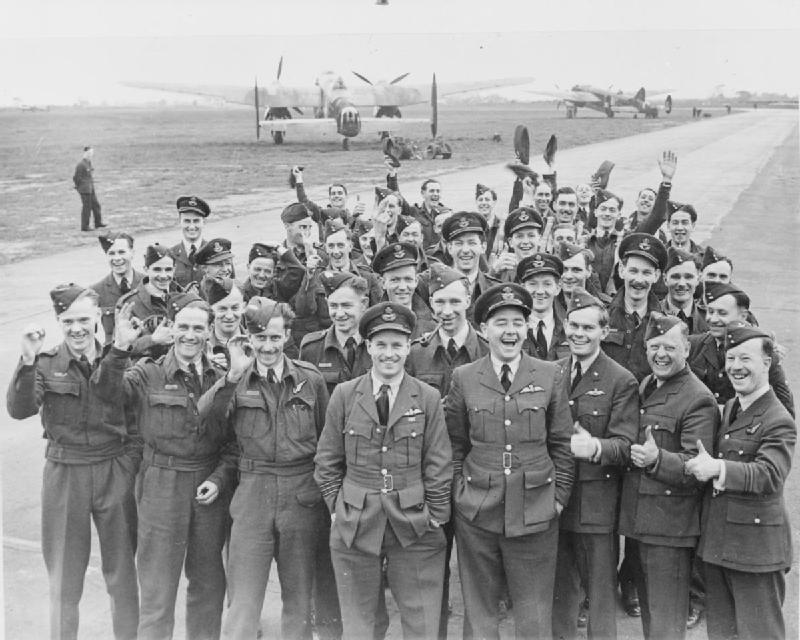 106 squadron.jpg