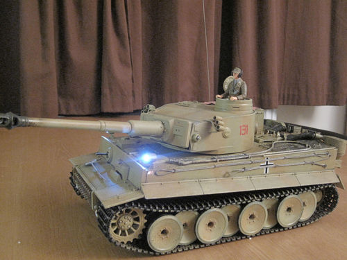My first attempt at a 1:16th RC tank.