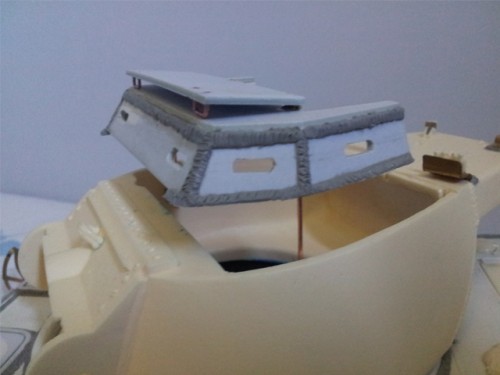 The roof field patch is fixed by 1mm rigid copper wires. It can be easily removed but is still firmly in place.