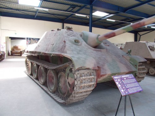 The real thing at Saumur museum. called in there in june whilst on motorcyle tour of france. Its an early type with one piece barrel and zimmermit.