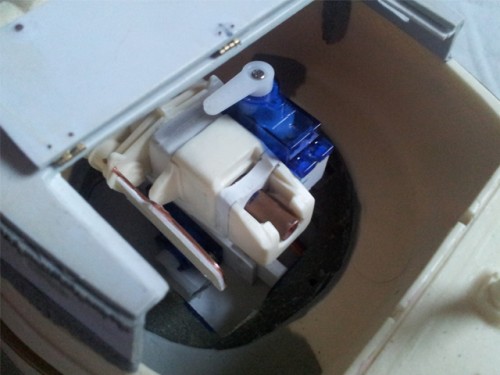 Servo for recoil in place..