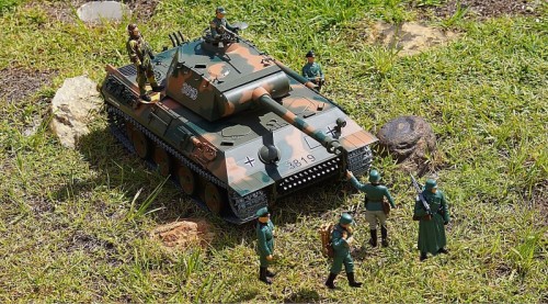 Panther & crew. 2 (799 x 442).jpg