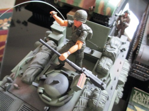 M113