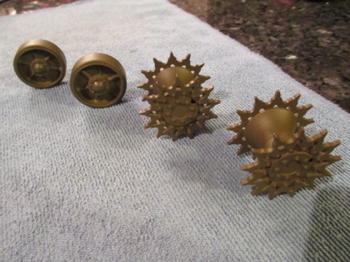 Two light coats of Model Master Olive Drab complete the Sprockets and the Idlers