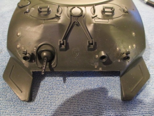 Removed over sized guards and lifting hooks on the glacis