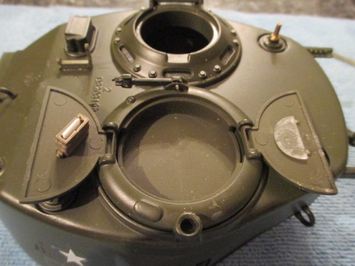 Periscope and pad on the Loader's hatch