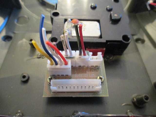 Bridge block mounted with 2 pin plugs in their places.  The empty is for the turret rotation