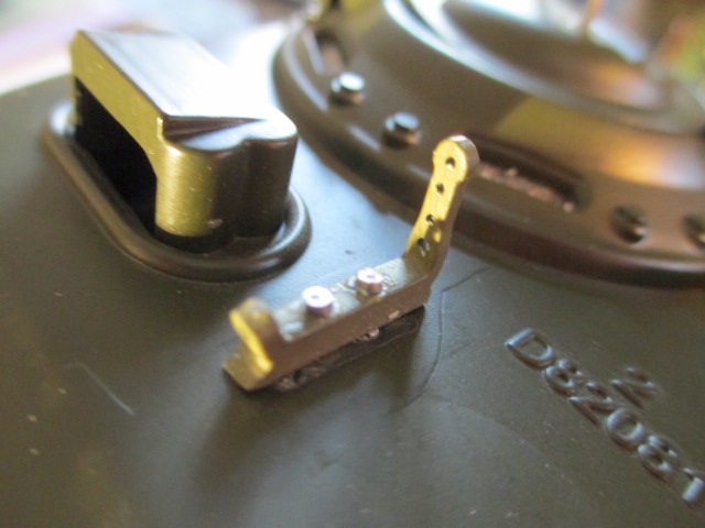 Drilled and pinned Commander's vane sight
