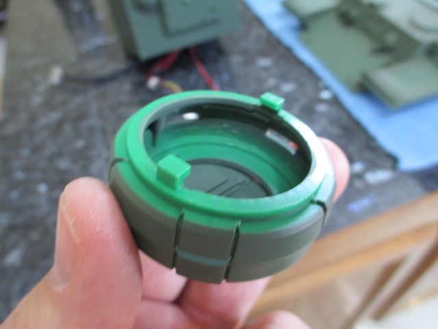 Color me surprised.  The add on Pz III cupola simply twists to remove