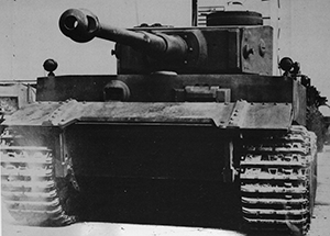 Tiger 1 Vorpanzer with armoured shield.gif