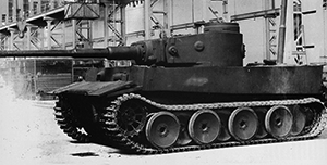 Tiger 1 Vorpanzer with armoured shield - side view.gif