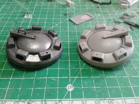 Taigen cupola on the left, Hachette on the right - note different size of periscope apertures.jpg