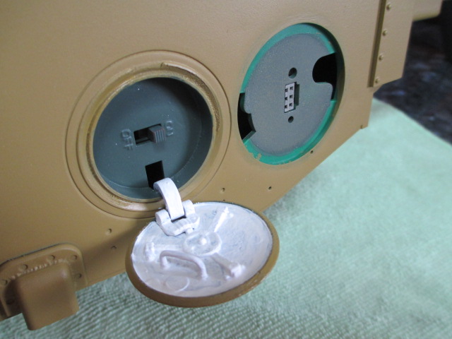 Interior hatch paint proved interesting and difficult with both white and elfenbein being required.