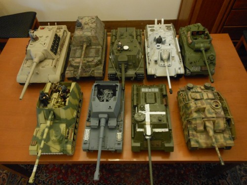 Interesting contrast of the different sizes of Tank Destroyers