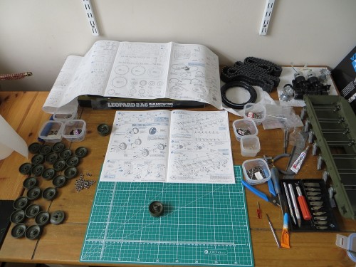 IMG_0099.JPG (309.35 KiB) Viewed 6526 times Wheels, lots of wheels. But not as many as a Tiger.