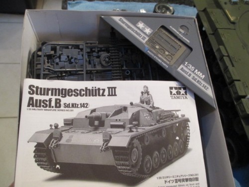 Super nice Tamiya with an interior, workable suspensions and a metal barrel.