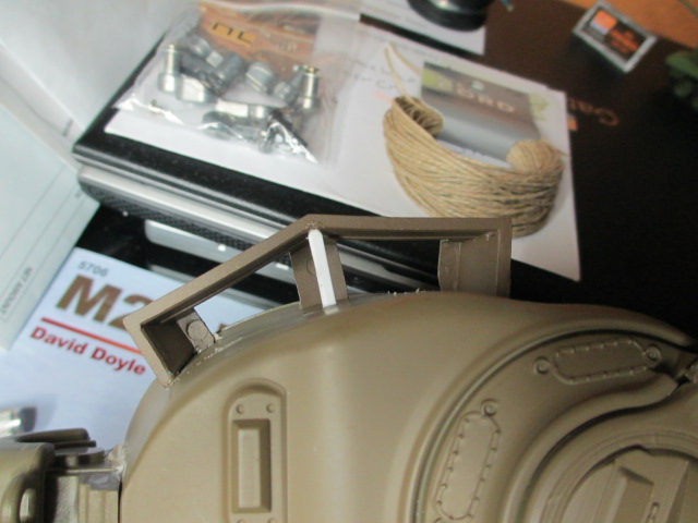 A brace for the side turret rack from plasticard