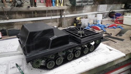 Basic Hull top and rotating structure fitted to the chassis.jpg