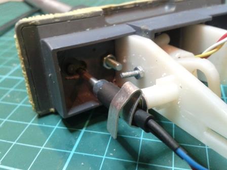 The cable clip was then pinched with pliers and folded back onto itself to keep the MG in place.jpg