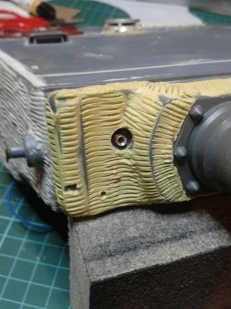 The view from the other side is more convincng than the original Tamiya (or Heng Long) MG - and better still if it works!.jpg