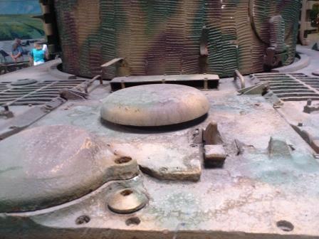 Here you can see that the cast metal area behind the engine hatch is rough - but has none of the random pitting or scarring of the thick armoured plate.jpg