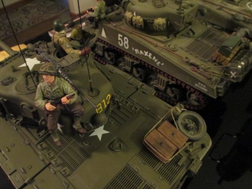 Tank rider and tinged stowage rope